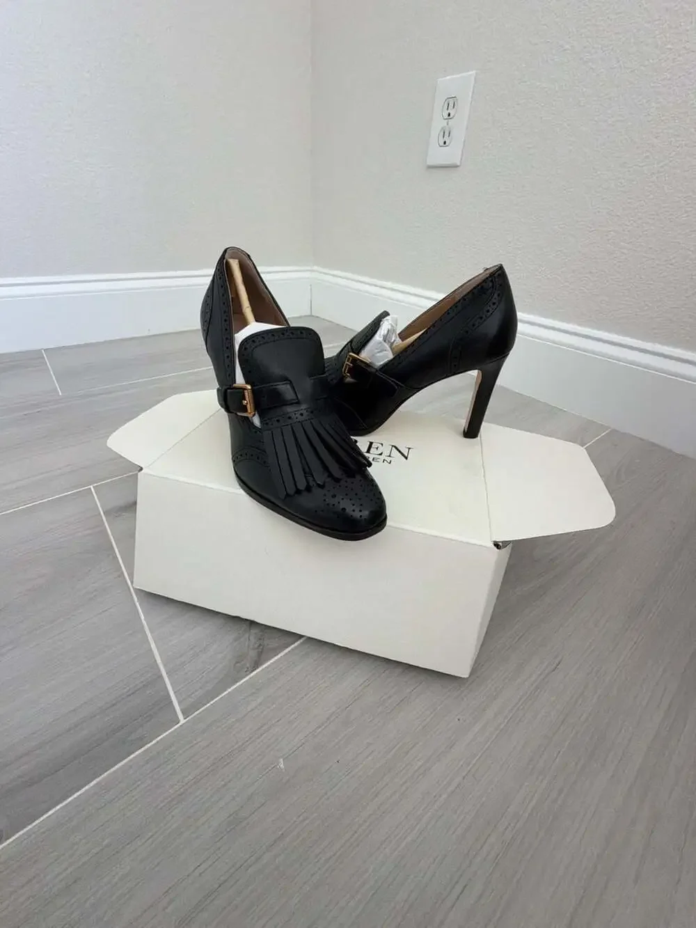 Lauren Ralph Lauren Colleen Black Burnished Calf Fringe Heels Size 6B - Picture 2 of 9